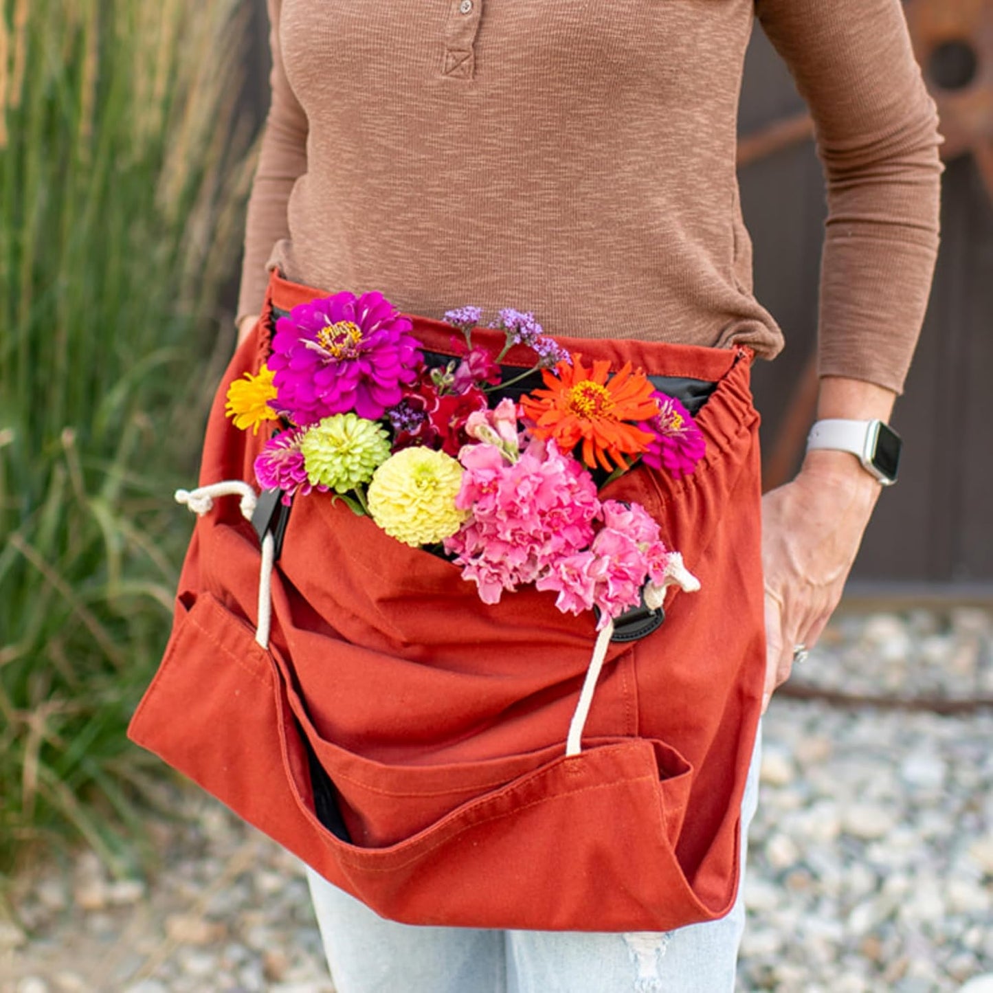 Roo Gardening Apron with Pockets & Harvesting, Picking Pouch - Adjustable, Water-resistant, Washable Canvas Cotton