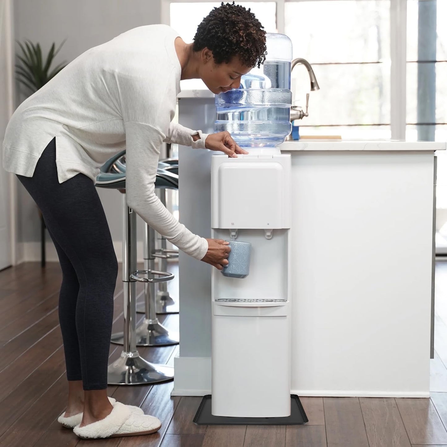 Waterproof Silicone Mat with Raised Edges 24x16 Inch, Water Cooler Mat & Countertop Protector for Hardwood Floors, Non-Slip Kitchen Appliance Pad for Pets Cats Dogs Feeding Bowls, Easy to Clean（Black）