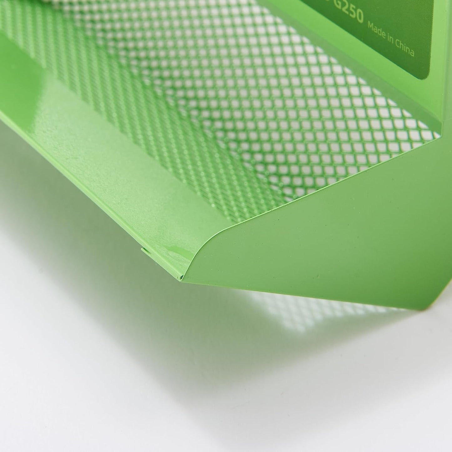 Metal Small Animal Feeder with Lid, Heavy Duty, Large Capacity Food Dispenser, Great for Rabbits, Guinea Pigs, Chinchillas and Other Small Animals. (4.6 inch, Green)